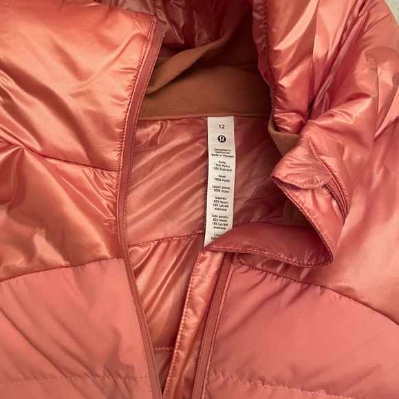 Lululemon Down for it all jacket Sz 12 - Picture 3 of 3